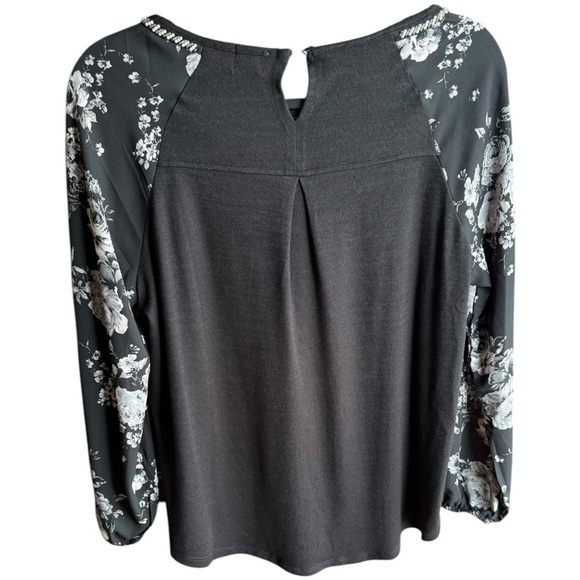 Dress Barn Lightweight Sweater with Polyester Floral Sleeves - NWT - Picture 2 of 5